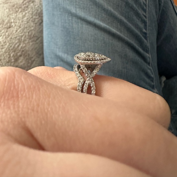 Elegant Silver Women's Ring